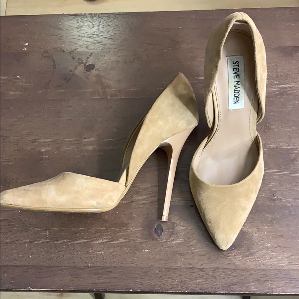 Tan varcitty Steve Madden heel